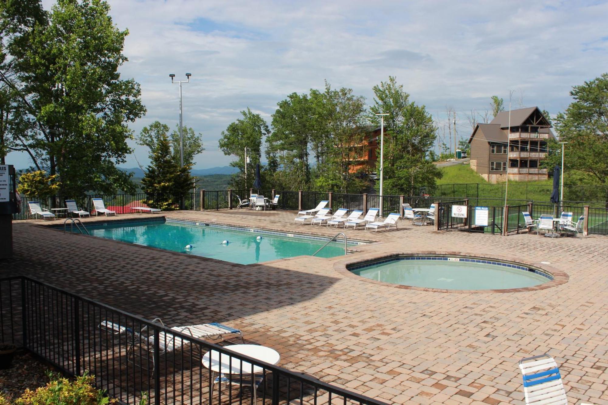 Heavenly View - Bear Themed Cabin, Hottub, Dog-Friendly, Near גטלינבורג מראה חיצוני תמונה