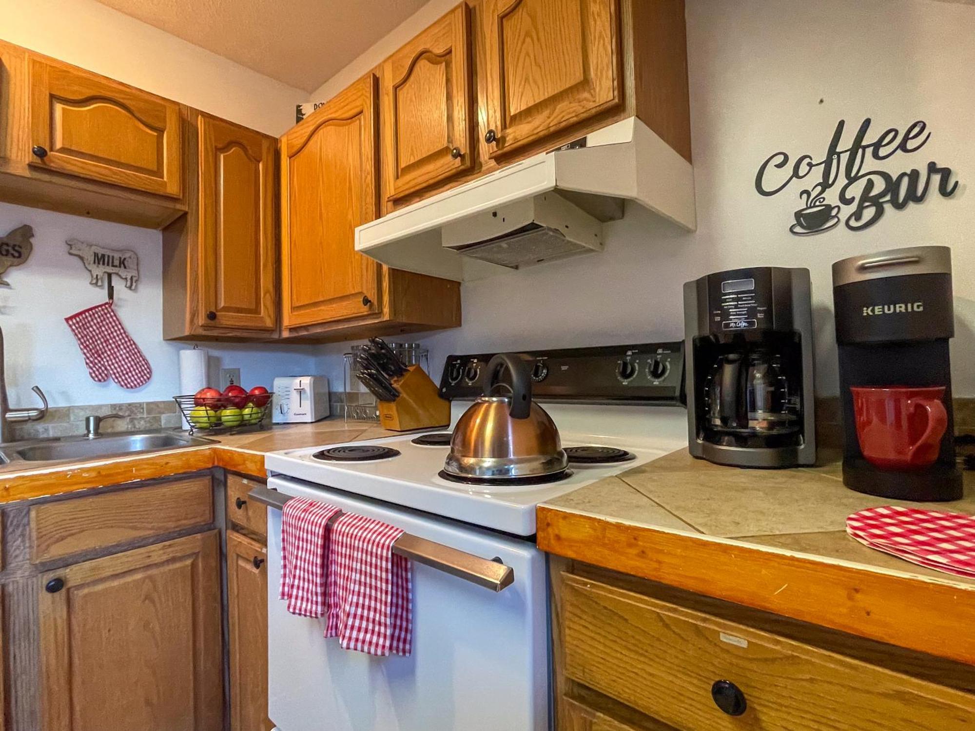 Heavenly View - Bear Themed Cabin, Hottub, Dog-Friendly, Near גטלינבורג מראה חיצוני תמונה