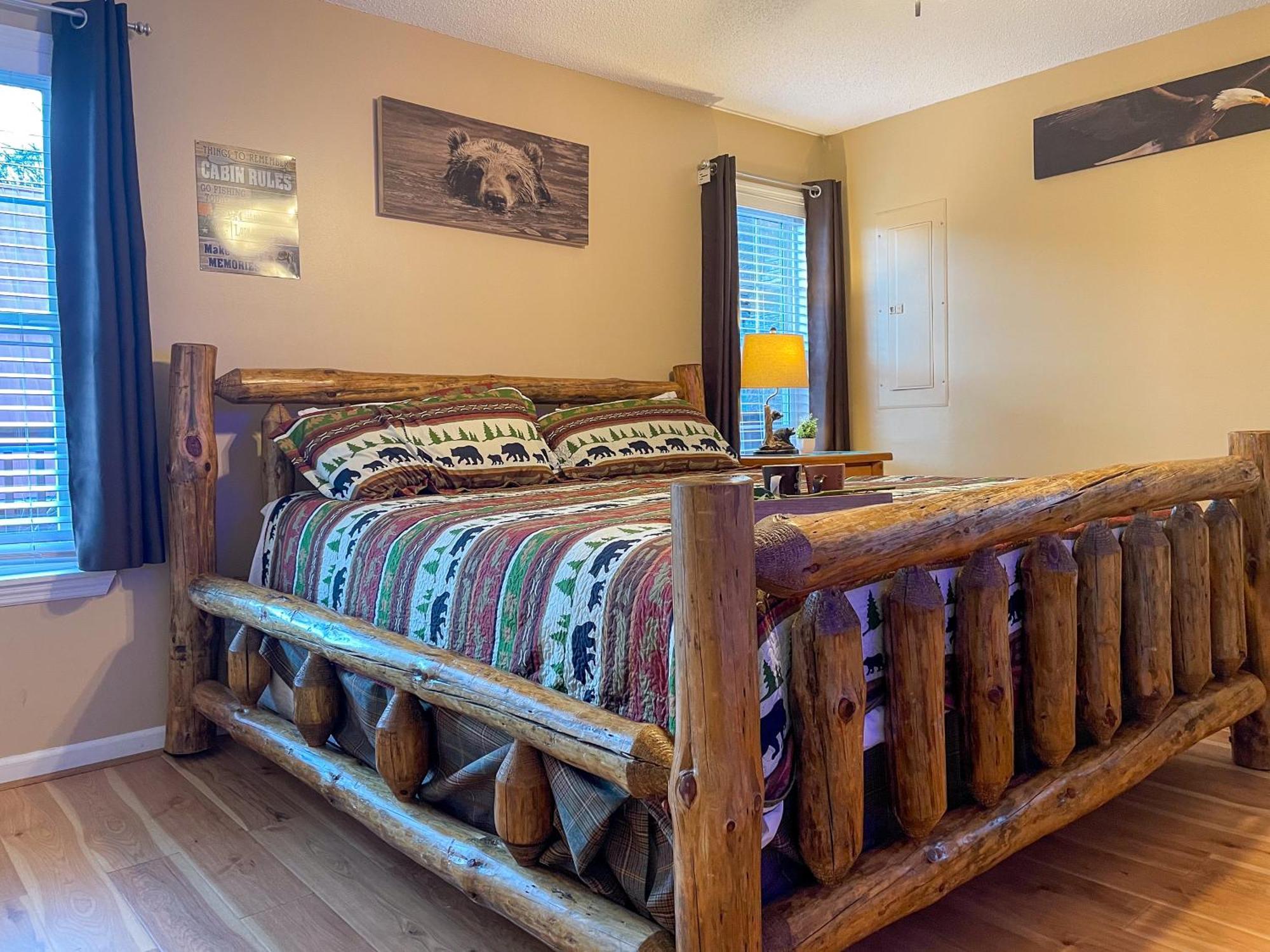 Heavenly View - Bear Themed Cabin, Hottub, Dog-Friendly, Near גטלינבורג מראה חיצוני תמונה