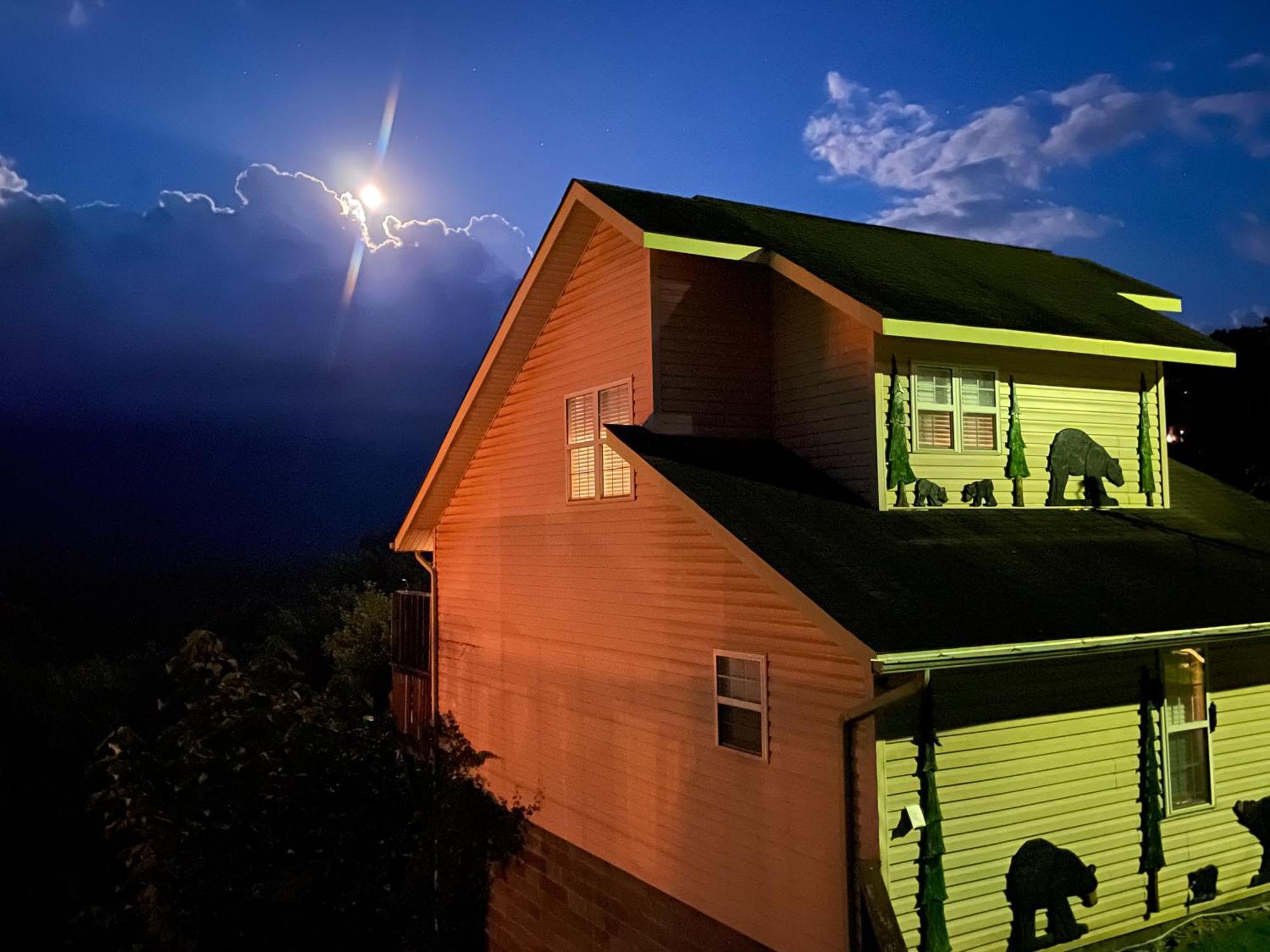 Heavenly View - Bear Themed Cabin, Hottub, Dog-Friendly, Near גטלינבורג מראה חיצוני תמונה